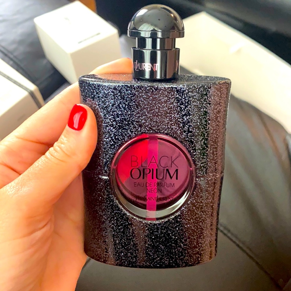 Black opium neon